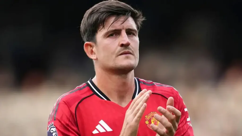 محكمة يونانية تسجن هاري ماغواير 15 شهرًا مع إيقاف التنفيذ