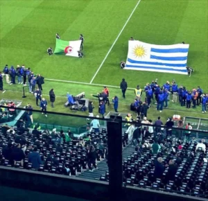 صورة تثير غضبًا بالجزائر قبل ودية أوروغواي