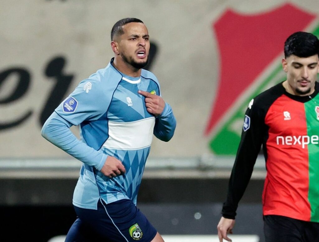 الأحمدي: الوداد طلب إحتارين.. ونصحت اللاعب بالبقاء في أوروبا