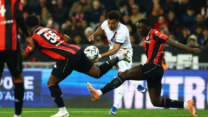 باريس سان جيرمان يسحق نيس برباعية ويستعيد الصدارة