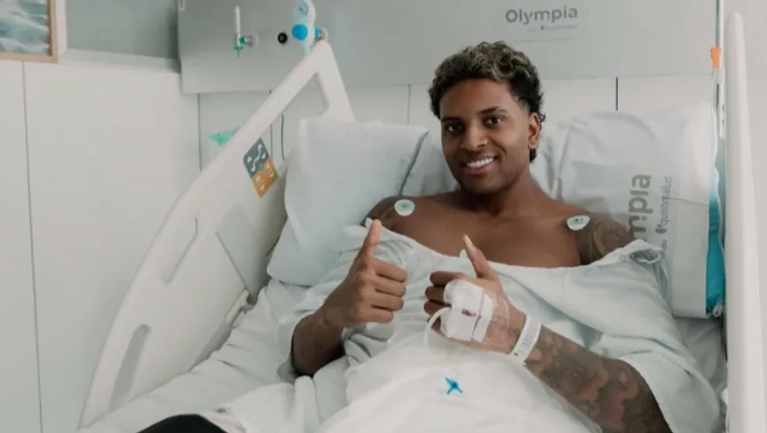 رودريغو يعلق على جراحته: "تبدأ قصة جديدة"