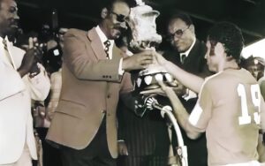 "ليكيب" الفرنسية تحذف خبرًا كاذبًا عن انسحاب المغرب 1976