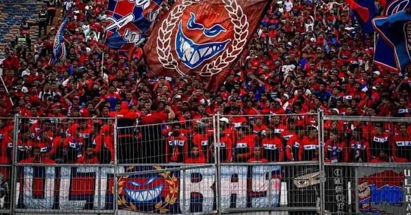 "أولتراس شارك" يقاطع مباراة الكوكب المراكشي تجنبًا للمشاكل.