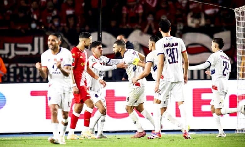 طلال يحذر البيضاويين من أزمة تهدد الرجاء والوداد