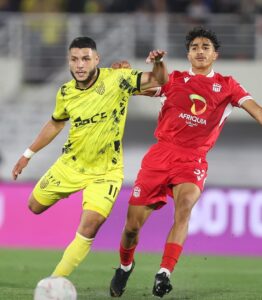 المغرب الفاسي يكتسح حسنية أكادير ويعزز صدارته للبطولة الاحترافية