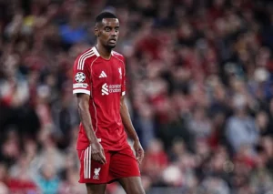 إيزاك يعود لتدريبات ليفربول والسويد بعد كسر الكاحل