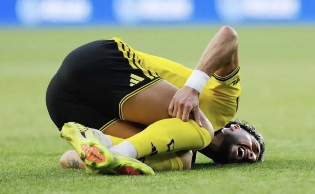 وسام أبو علي نجم فلسطين يُعلن إصابته بالرباط الصليبي