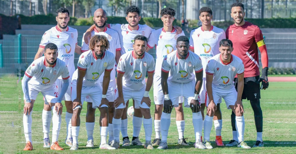 حسنية أكادير تواجه أزمة للاعبين تنتهي عقودهم