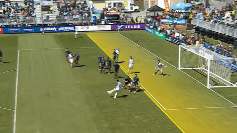 الدوري الكندي يطبق قانون التسلل الجديد لأول مرة.