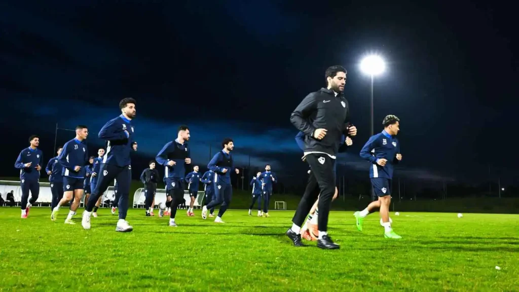 بورتو البرتغالي يُبدي اهتمامه بضم مدافع الزمالك حسام عبد المجيد