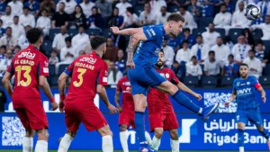 الهلال يواصل مطاردة النصر بفوز صعب على ضمك في دوري روشن