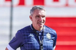 كارتيرون: الوداد ليس مرشحًا للقب بعد التعادل مع الكوكب