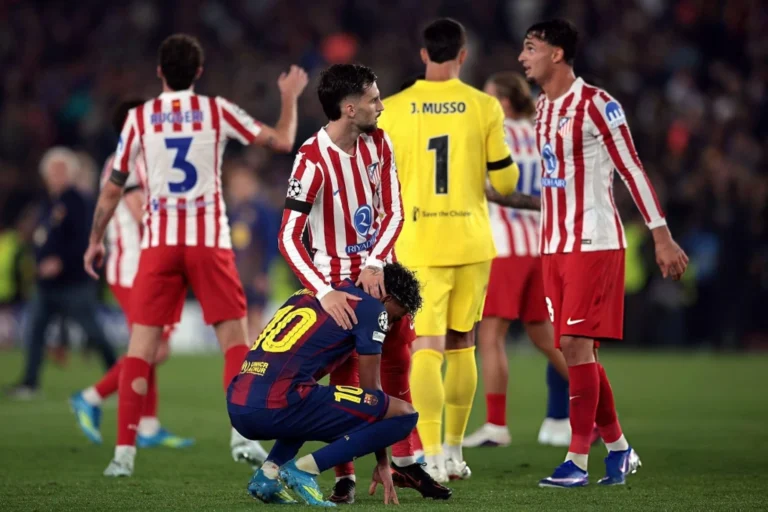 الصحافة الإسبانية تهاجم التحكيم بعد فوز أتلتيكو على برشلونة