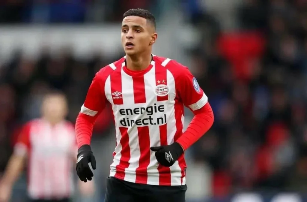 فاينورد يتفاوض لضم إحتارين وتفعيل الشرط الجزائي.