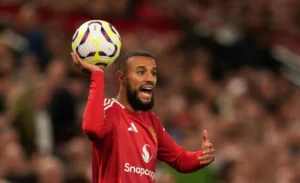 كاريك يصف أداء مزراوي "بالمذهل" في مركز جديد