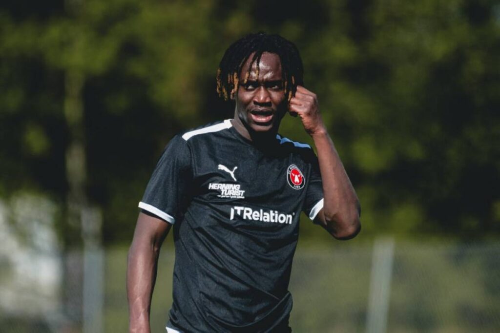 حادث صادم.. لاعب يتعرض للطعن بالقرب من مقر ناديه!