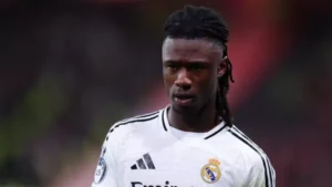 كامافينغا يقرر البقاء في ريال مدريد رغم التكهنات.