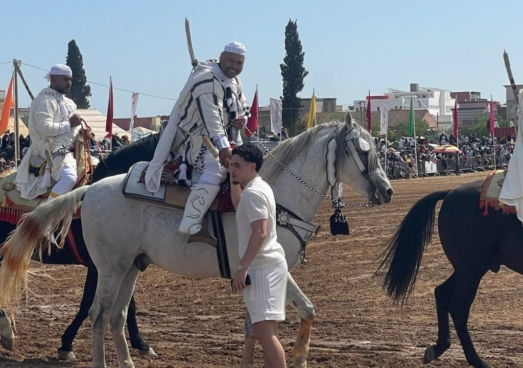 عثمان معما يساند والده في إقصائيات التبوريدة بتيفلت