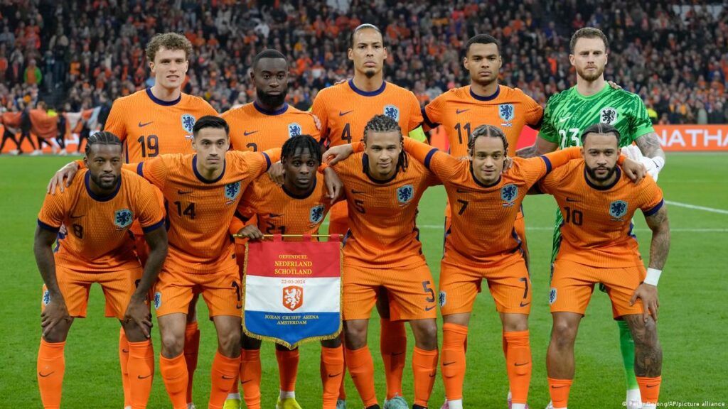 سيمونز يغيب عن كأس العالم 2026 بسبب إصابة بالركبة