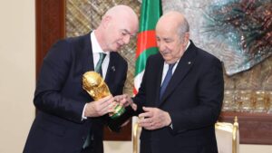 إنفانتينو يزور الجزائر ويلتقي تبون بافتتاح مركز تكوين