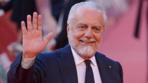 رئيس نابولي يقترح تعديلات جذرية لقوانين كرة القدم