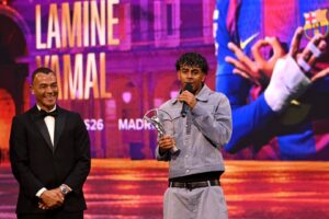 لامين يامال يفوز بجائزة لوريوس ويغازل إرث ميسي