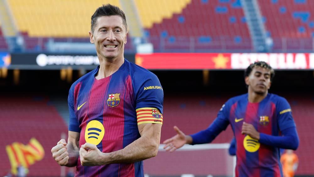 عرض إيطالي جديد يربك مستقبل ليفاندوفسكي مع برشلونة