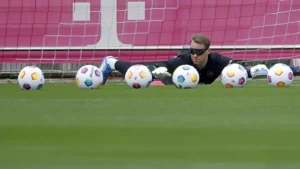 نظارات غامضة تغيّر تدريب كرة القدم الألمانية.. جدل يشتعل