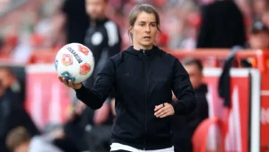 أول مدربة في تاريخ الدوري الألماني تستهل مشوارها بالخسارة