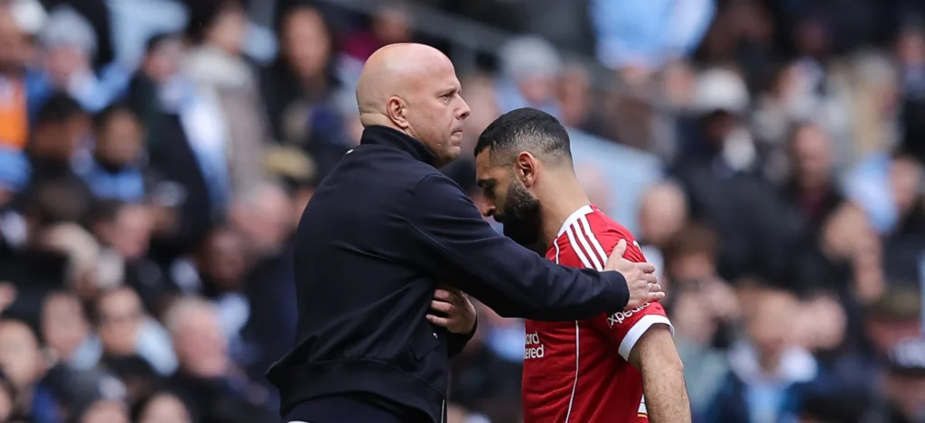 سلوت يوضح سبب إبقاء صلاح احتياطيًا أمام باريس