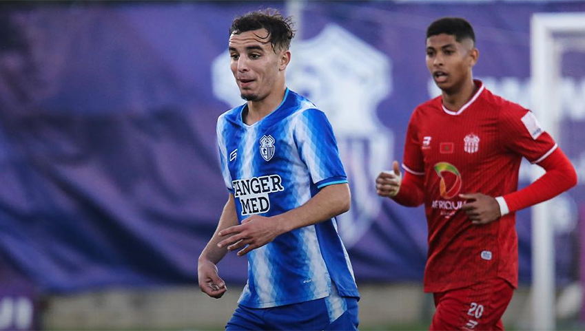 حسنية أكادير وإتحاد طنجة: التشكيلة الرسمية للمباراة مُعلنة