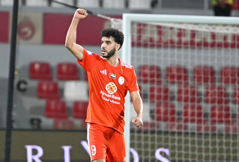 أزارو يدخل التاريخ ويصبح الهداف المغربي الأول في الدوري الإماراتي