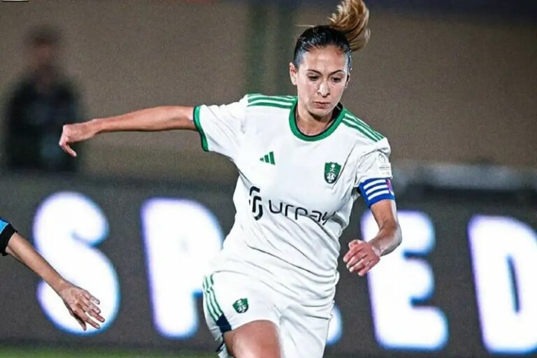 ابتسام جرايدي تفوز بجائزة الأفضل في الدوري السعودي للسيدات.