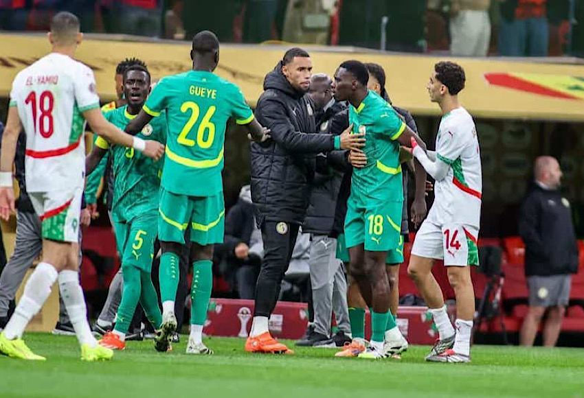 رسميا.. “فيفا” يقر قانونا صارما بعد واقعة انسحاب السنغال أمام المنتخب المغربي