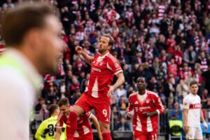 بايرن ميونيخ يفوز على شتوتغارت ويحسم لقب الدوري الألماني