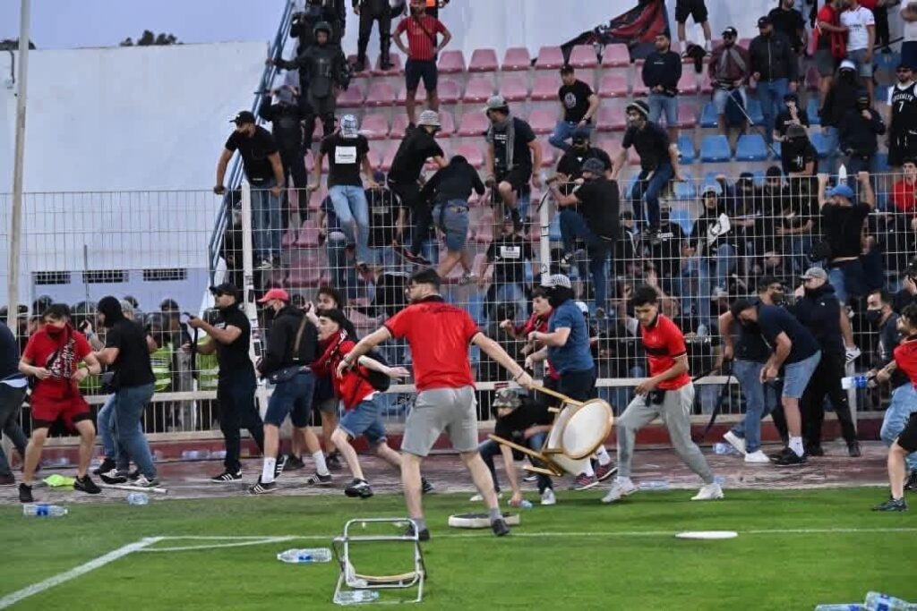 "الكاف" يدرس عقوبات على اتحاد العاصمة الجزائري بعد شغب آسفي