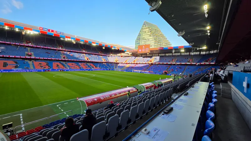 حريق يلتهم مستودع بازل ويؤجل مباراته بالدوري السويسري.