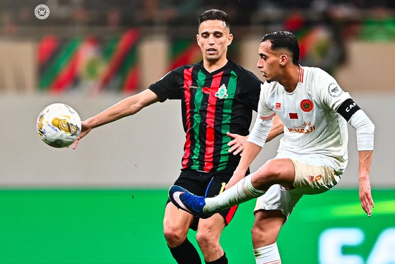 الجيش الملكي يفوز على بركان (2-0) ويقترب من النهائي الأفريقي