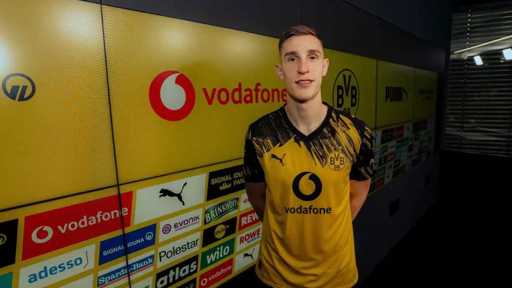 شلوتربيك يرفض ريال مدريد ويجدد عقده مع دورتموند حتى 2031