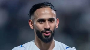 مندش يغضب ويغادر الملعب بعد استبداله في مباراة الهلال.