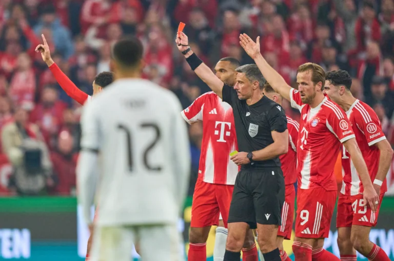 بايرن ميونيخ: إصابة مصورين بفوضى احتفالات التأهل.. وتحقيق.