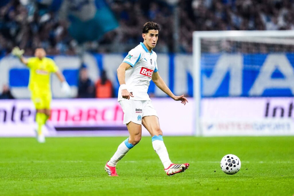 إصابة أكرد تحرمه من اللعب وتهدد مشاركته بكأس العالم