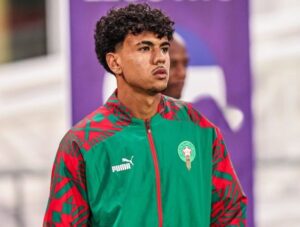 مارسيليا يعود لضم المغربي أزنو بعد رفض إيفرتون