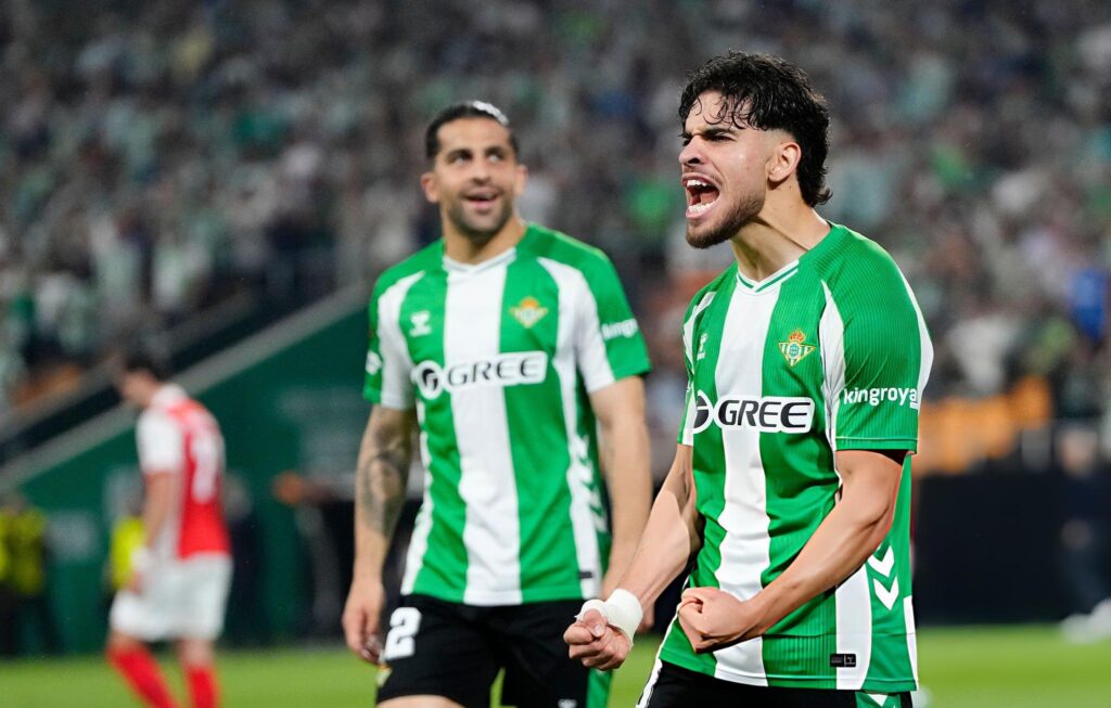 الزلزولي يتألق ويسجل هدفًا في خسارة بيتيس أمام براغا