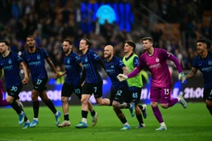 إنتر ميلان يقترب من لقب الدوري الإيطالي ويترقب هدية نابولي