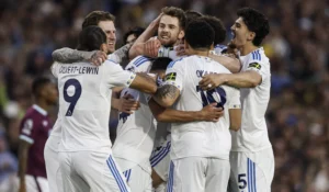 ليدز يونايتد يفوز على بيرنلي ويعزز آمال البقاء بالدوري