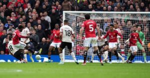 مانشستر يونايتد يفوز على ليفربول ويتأهل لدوري الأبطال