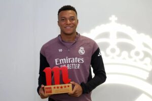 ريال مدريد يعلن فوز مبابي بجائزة الأفضل بالموسم