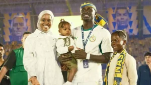 زوجة ساديو ماني تظهر باحتفالات النصر بالدوري وتخطف الأنظار