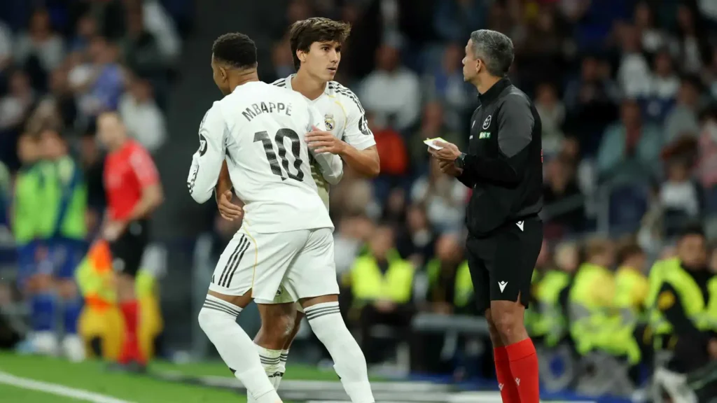 جماهير ريال مدريد تطلق صافرات استهجان ضد مبابي (فيديو)